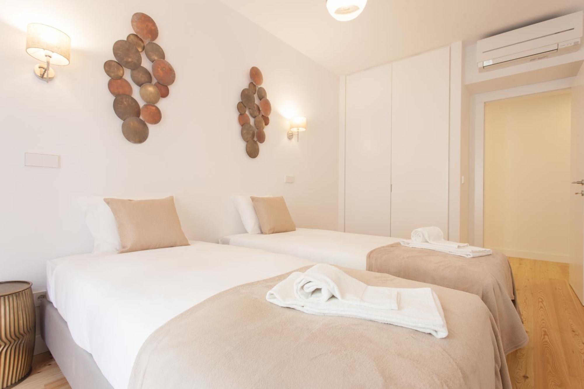 Mouraria Blue Three-Bedroom Apartment W/ Parking - By Lu Holidays Lisabona Exterior foto