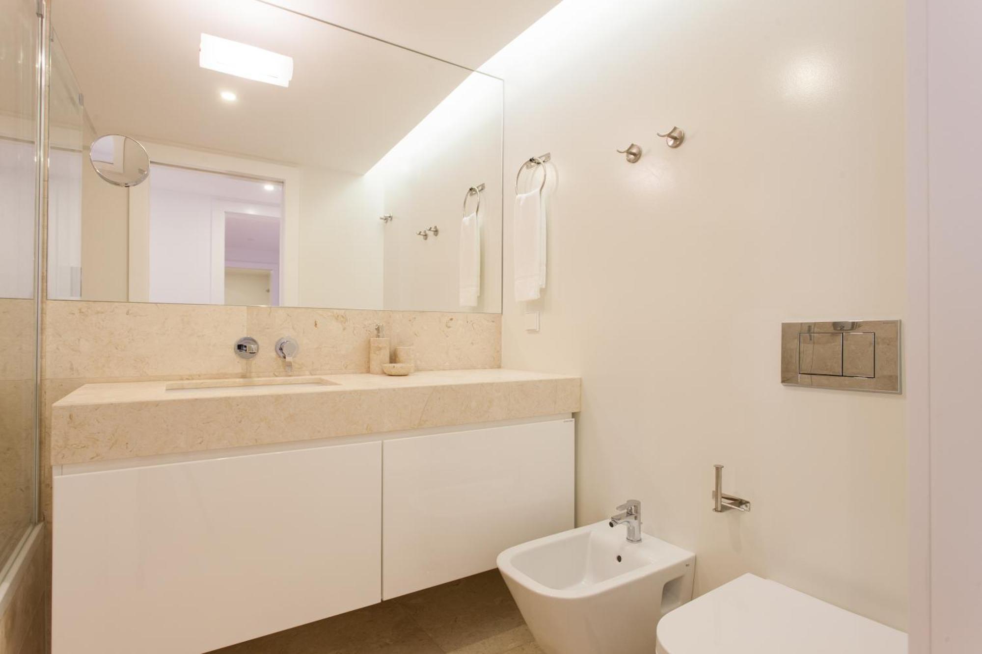 Mouraria Blue Three-Bedroom Apartment W/ Parking - By Lu Holidays Lisabona Exterior foto